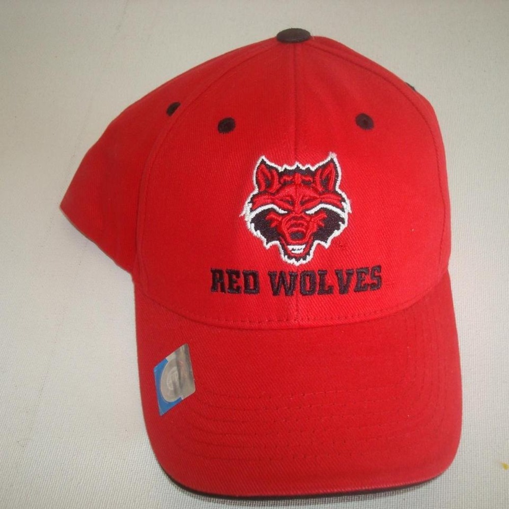 RED‎ WOLVES  HAT CAP VINTAGE 00S Y2K B5